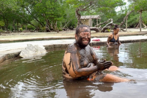 Vanuatu: Island Tour with Snorkelling, Hot Springs & Kayak