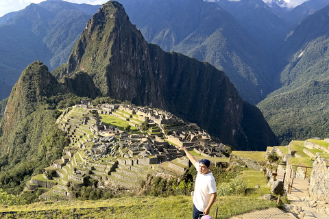 Inca Trail to Machu Picchu and Puerta del Sol Inca Trail to Machu Picchu and Puerta del Sol Panoramic Train