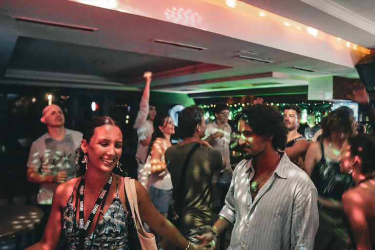 Tirana: Pub Crawl with 1 hour of Unlimited Drinks