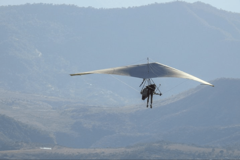 Hang gliding in Valle de Bravo