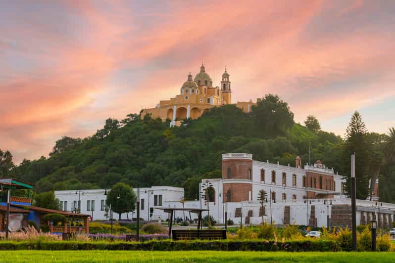 Cholula: Great Pyramid Tour with Mole Tasting Lunch