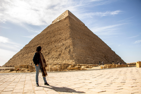 Hurghada: Excursión de un día al Gran Museo Egipcio, Pirámides y EsfingeVisita compartida con almuerzo