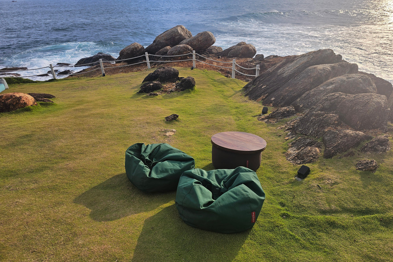 Waligama: Cliff Sunset Dining Experience + Wine