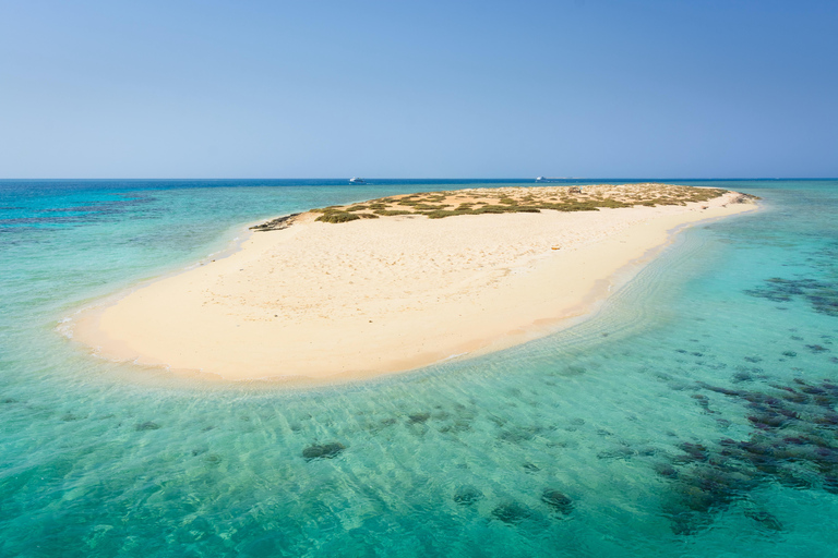 Marsa Alam: Hamata Islands Snorkeling Day Trip with Lunch