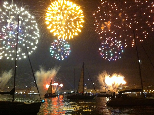 Lisbon: Tagus River New Year's Eve Boat Cruise with Wine