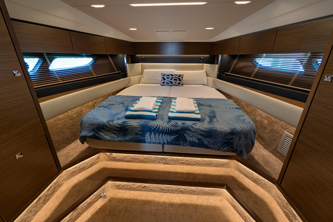 Cádiz: Bay of Cádiz Luxury Motor Boat Cruise