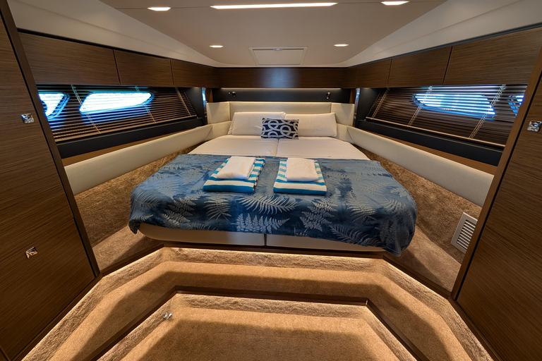 Cádiz: Bay of Cádiz Luxury Motor Boat Cruise