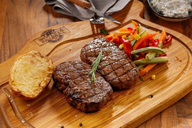 Amsterdam: Crociera privata di lusso con barbecue e bevande