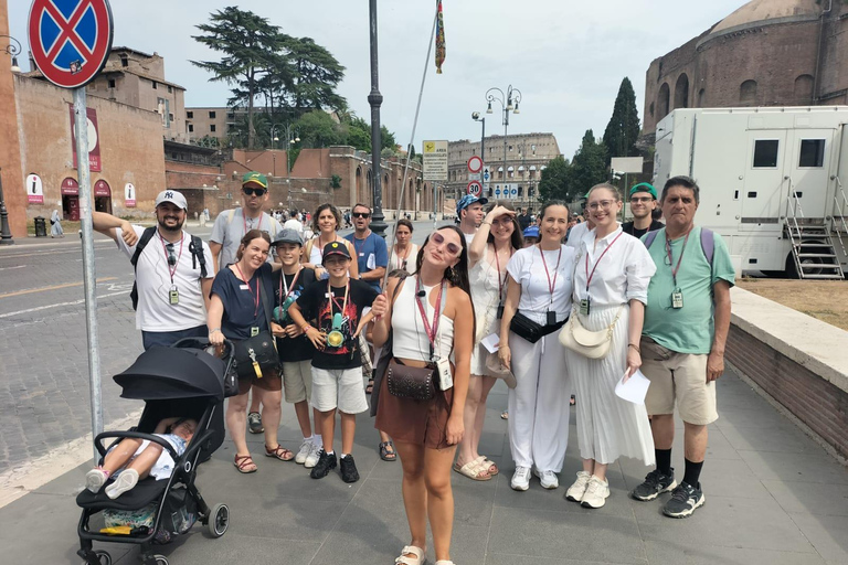 Rome: Colosseum Underground, Arena, Forum, and Hill Tour Spanish Tour