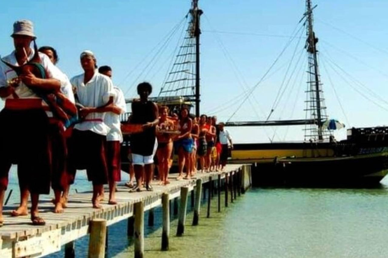Djerba: Pirate boat Cruise to the flamingo island with lunch