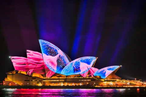 Darling Harbour: Crucero en lancha motora Vivid Sydney