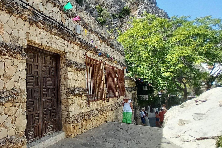 Desde Alicante, Benidorm Campello: al castillo de Guadalest