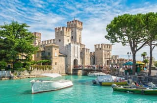 Von Mailand: Verona, Sirmione und Gardasee mit Bootsfahrt