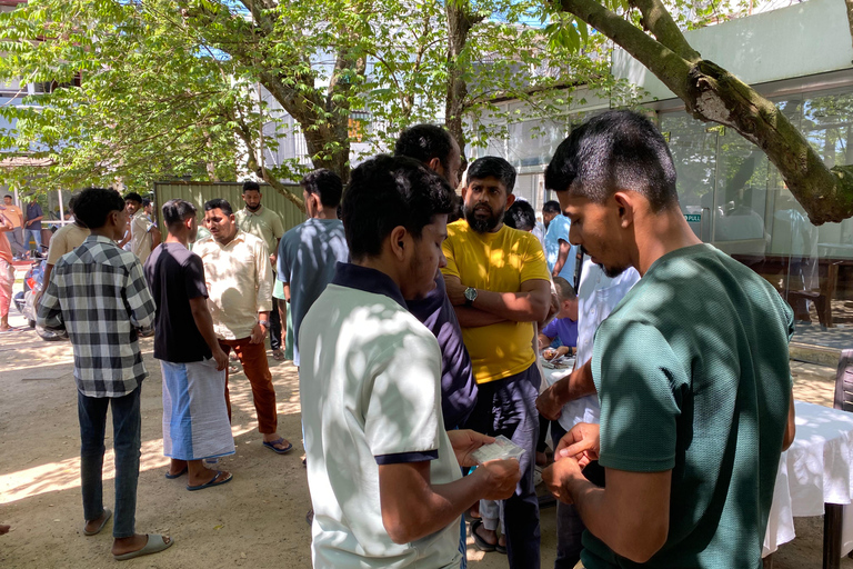 Galle: Traditional Open-Air Gem Market Guided Tour