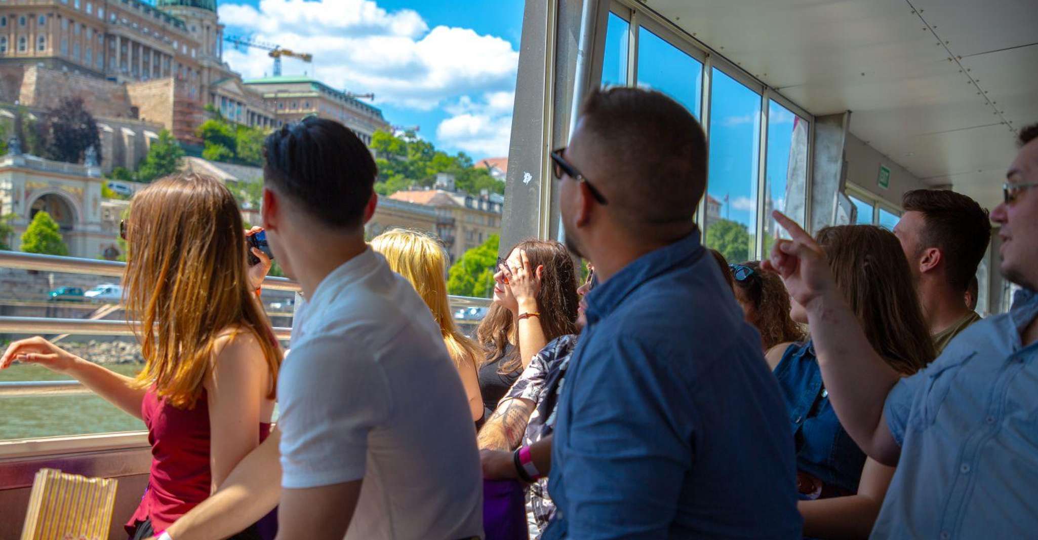 Budapest: Nighttime or Daytime Sightseeing Cruise photo 4