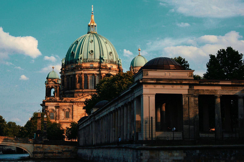 Best of Berlin: Private Walking Tour with a Local Private City Tour - 1Hr