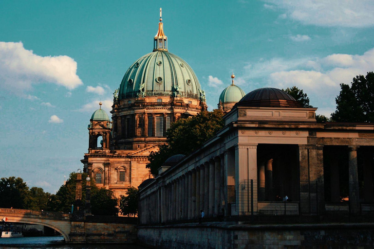 Best of Berlin: Private Walking Tour with a Local Private City Tour - 1Hr