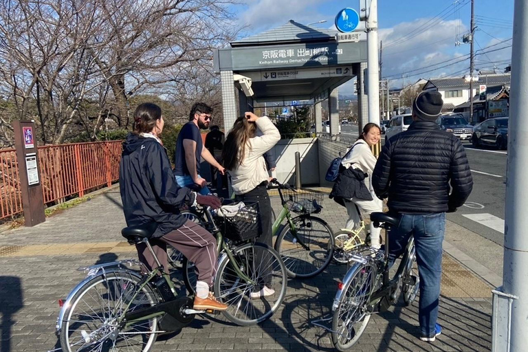 E-Bike Tour in Kyoto with Asuka, Japanese graduate student