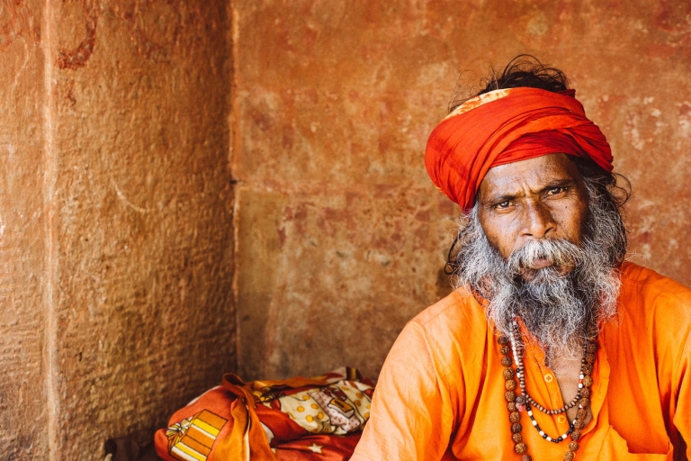 Ganztägige geführte Stadtrundfahrt durch Varanasi im AC-Wagen mit einem Einheimischen