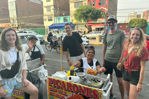 Lima: Barranco Street Food Tour by Tuk-Tuk with 13 Tastings