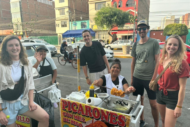 Lima: Barranco Street Food Tour by Tuk-Tuk with 13 Tastings
