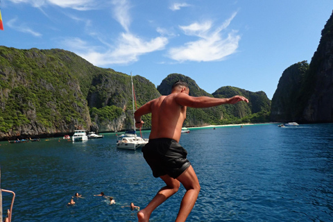 Koh Phi Phi : Passeio de barco pirata com snorkeling e caiaque