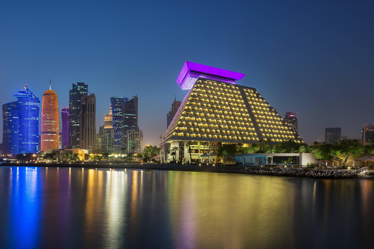 Doha: Traditionele boottocht op een dhow bij Corniche.