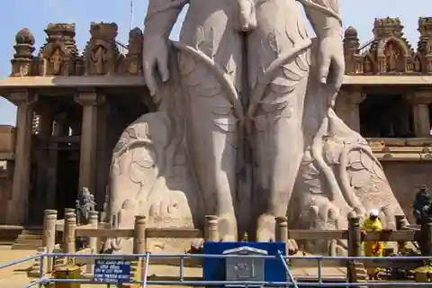 From Bengaluru: Private Tour Sravanbelgola, Belur & Halebidu