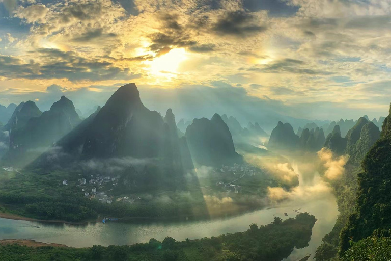 Xianggong Hill: Iconic Sunrise Photography Tour