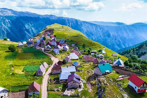 From Sarajevo: Hiking Tour to Lukomir Village From Sarajevo: Private hiking tour to Lukomir Village