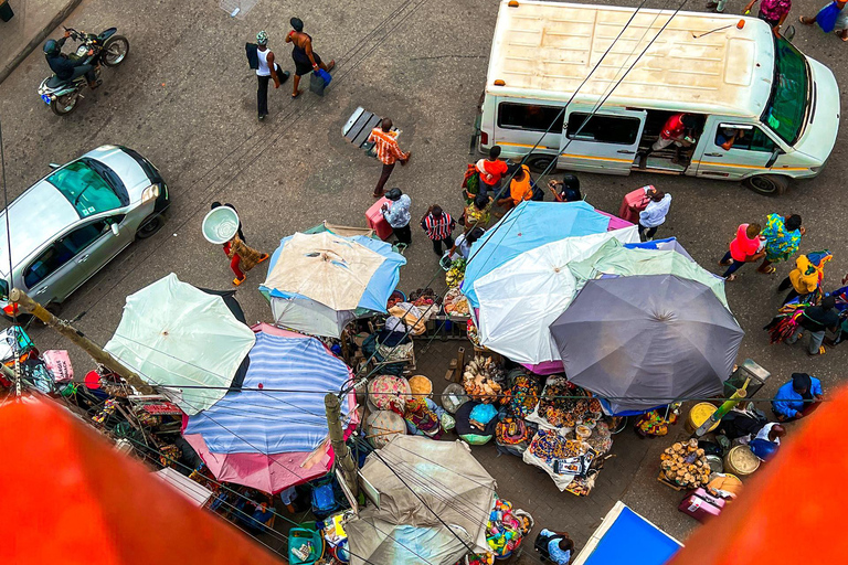 Accra: Makola Market Guided Tour with Local Guide