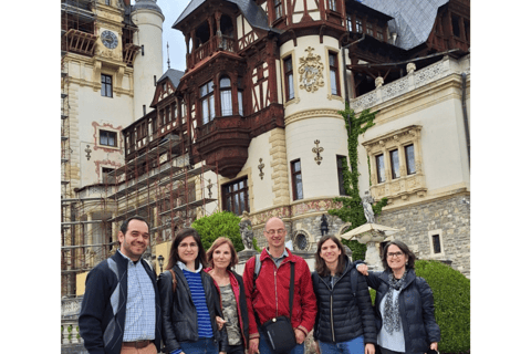 TURISTIM ENSEMBLE (Château de Peleș, Château de Bran, Brașov)Château de Peles, château de Bran, Brasov