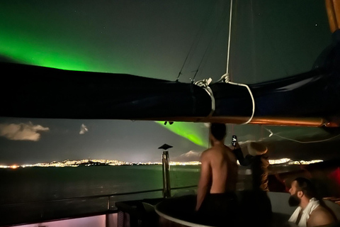 Tromso: Luxury Northern Lights Cruise with Hot Tub &amp; Dinner