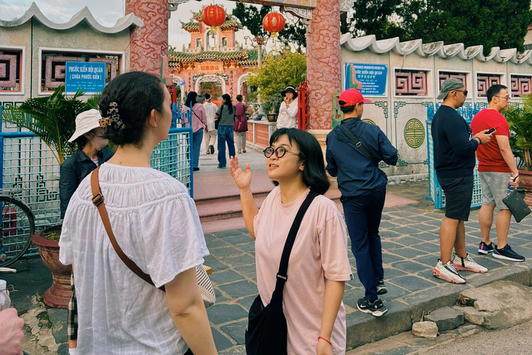 Hoi An Old Town Walking: Trader's Old House & Photo Spot