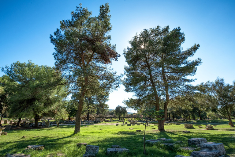 Olympia's Treasures: archeologische edelstenen en kustschoonheid