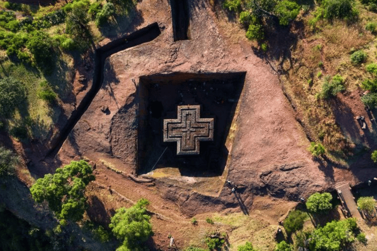 2-dniowa wycieczka z wykutymi w skale kościołami i klasztorem Lalibela2-dniowa wycieczka ze skalistymi kościołami i klasztorem