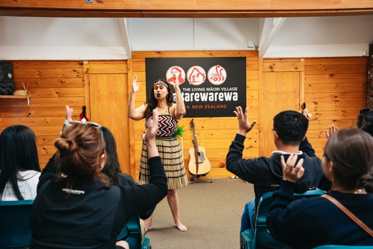 Przedstawienie kulturalne, taniec maoryski