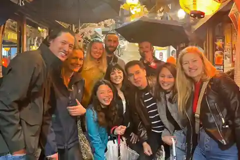 Tokyo: Shinjuku Bar and Izakaya Hopping Tour