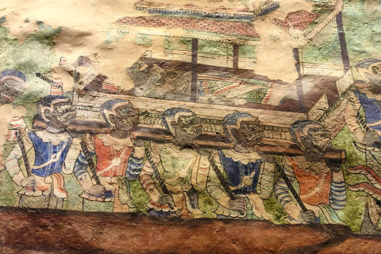 Chiang Mai: Old City Walking Tour with Temples & History Small Group Without Entry Fees