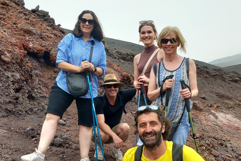 Etna dagsutflykt från Siracusa. Vandring, vin och mat ingår