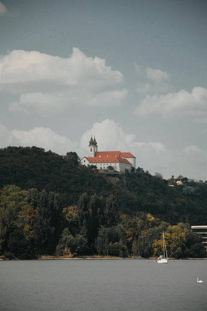 Budapest: Tihany Peninsula Hike and Abbey Day Trip