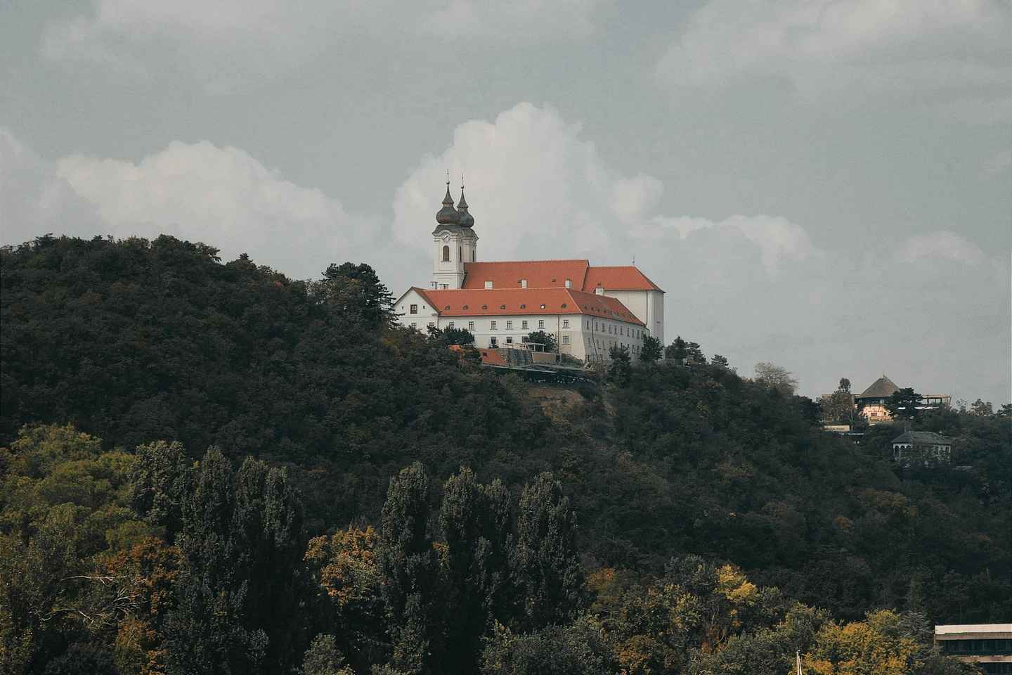 Budapest: Tihany Peninsula Hike and Abbey Day Trip