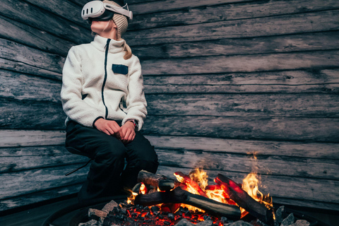 Levi: Virtual Reality Aurora Experience with Shuttle Bus