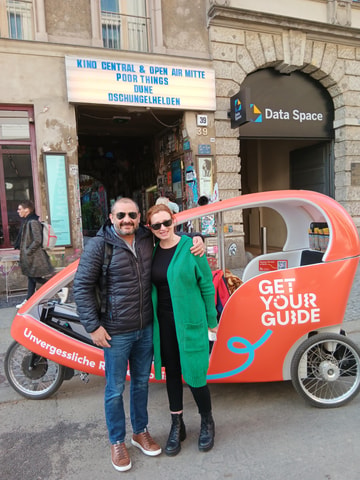 Berlin E-Rickshaw Guided Tour: Highlights & Hidden Paths + Pick-up