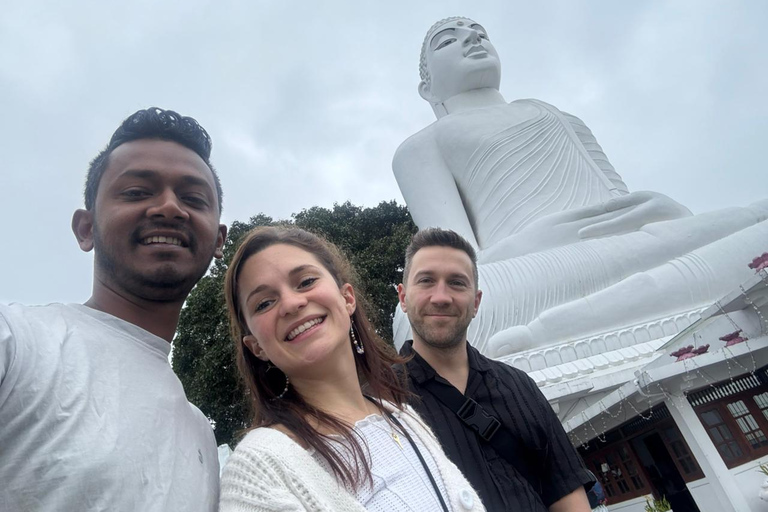 Kandy: Sigiriya Sunrise, Nalanda Gedige & Village Tour