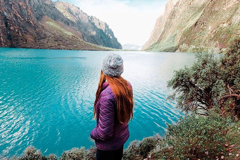 Huaraz: Laguna 69 Full-Day Guided Trekking Adventure