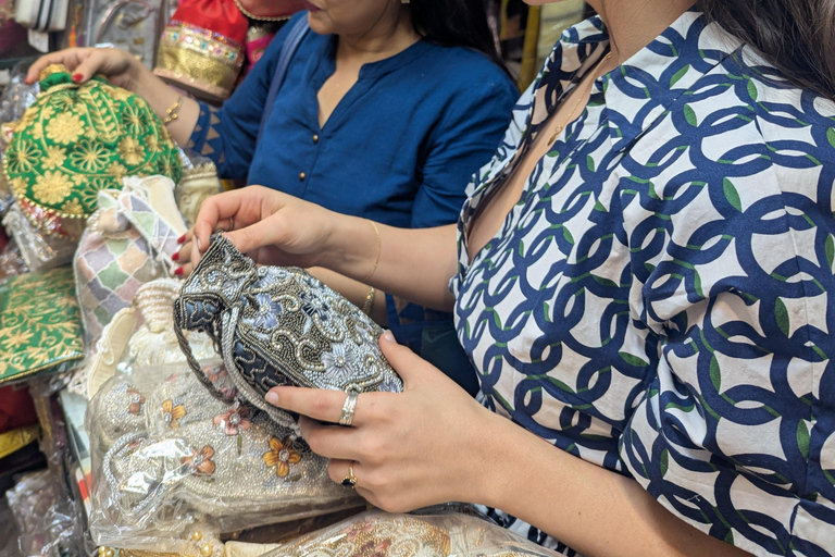 Mumbai: Tour de compras de moda com personal shopperMumbai: Experiência de personal shopper nos subúrbios