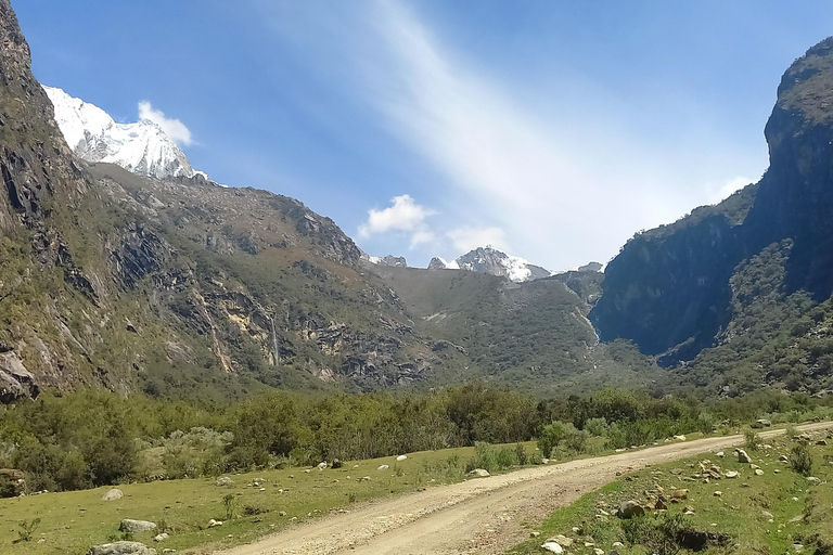 Laguna Rocutuyoc and Honkopampa Ruins Private Service