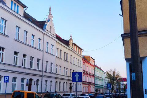 Gdańsk: Wrzeszcz and Shipyard District Private Bike Tour Golden Hour Ride – Gdańsk on evening mood Photo Stops
