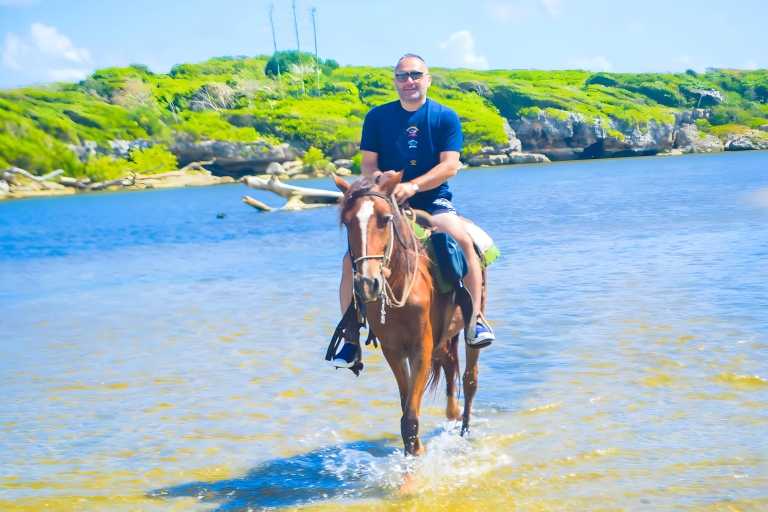 Jazda konna po plaży Makao i rzece Crystal ClearJazda konna